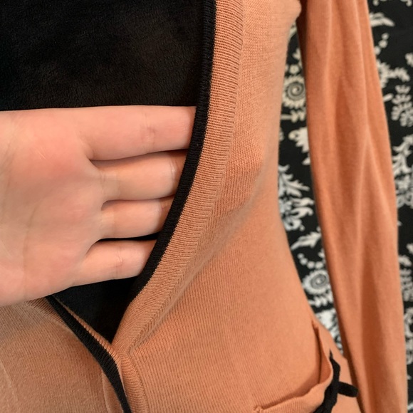 🦇 Vintage H&M Bow Cardigan 🦇 - Picture 5 of 7